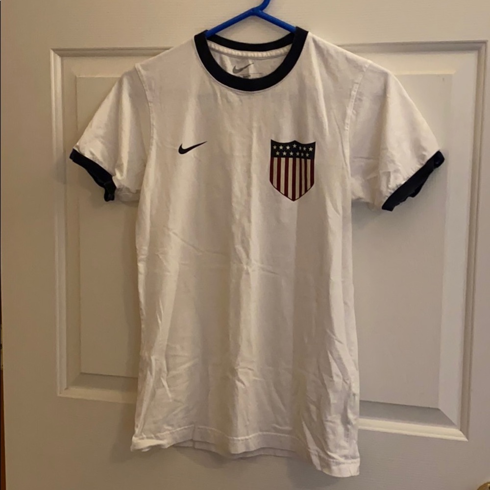 Nike slim fit USMNT T-shirt. #10 Landon Donovan.